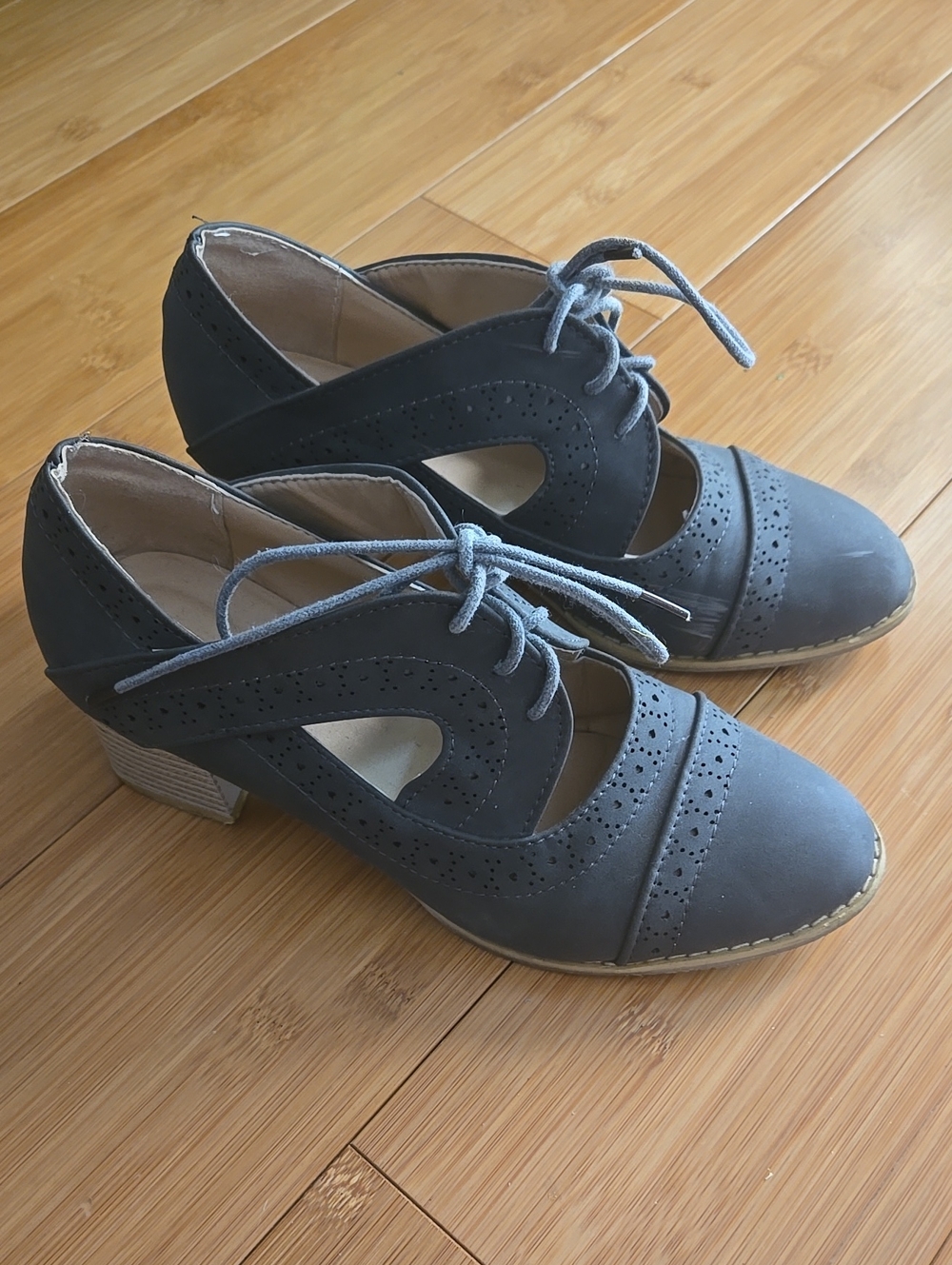 Women's Gray Lace-Up Wingtip Heels - 39 or 8.5